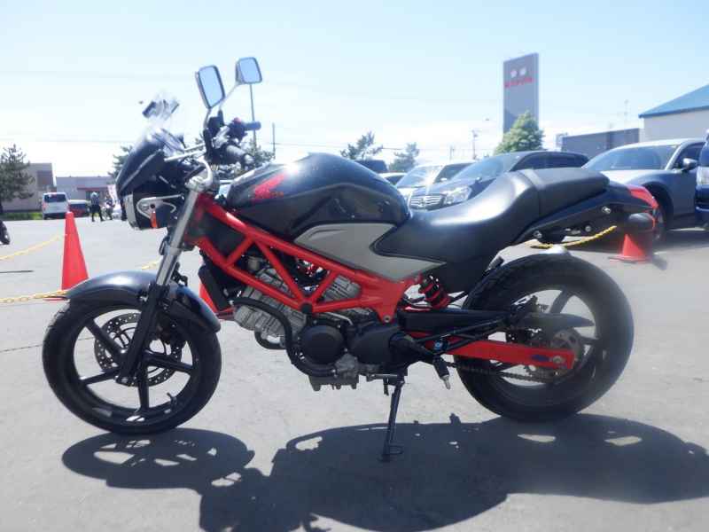 Honda VTR250 2011