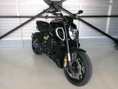 Ducati Diavel V4 2024