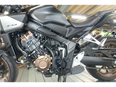 Honda CB650R E-Clutch 2025
