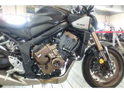Honda CB650R E-Clutch 2025