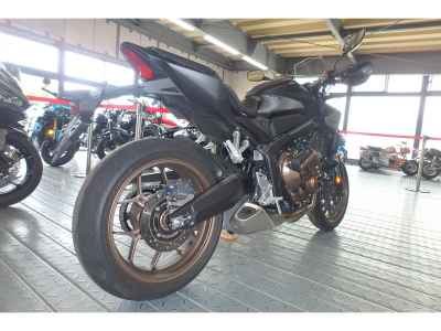 Honda CB650R E-Clutch 2025