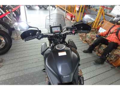 Honda CB650R E-Clutch 2025