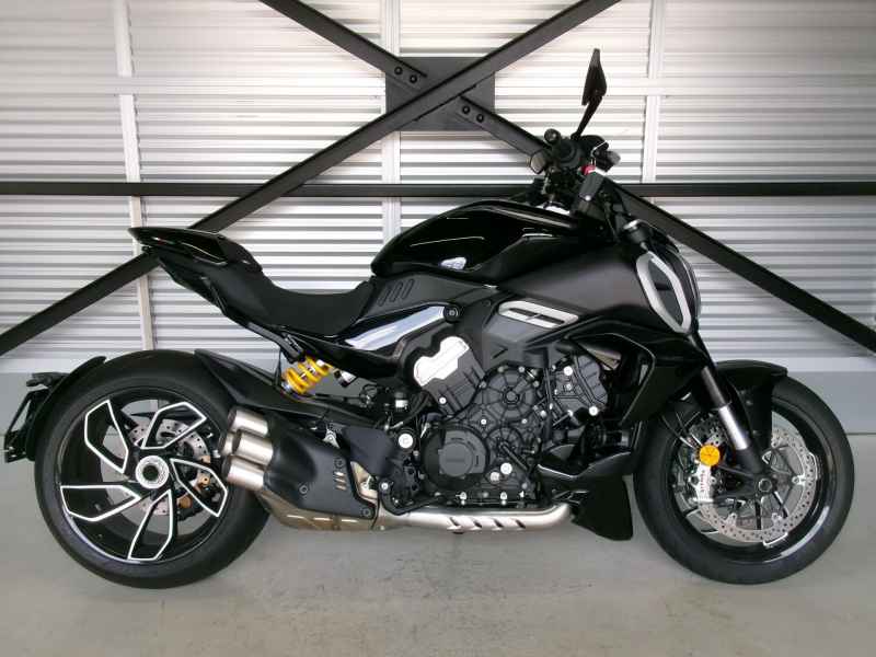 Ducati Diavel V4 2024