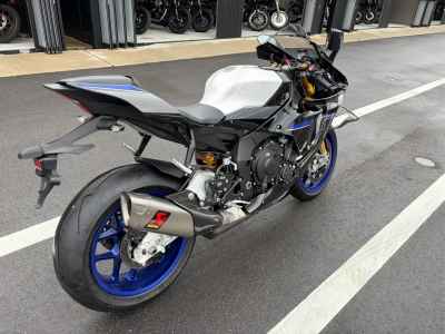 Yamaha YZF-R1M 2025