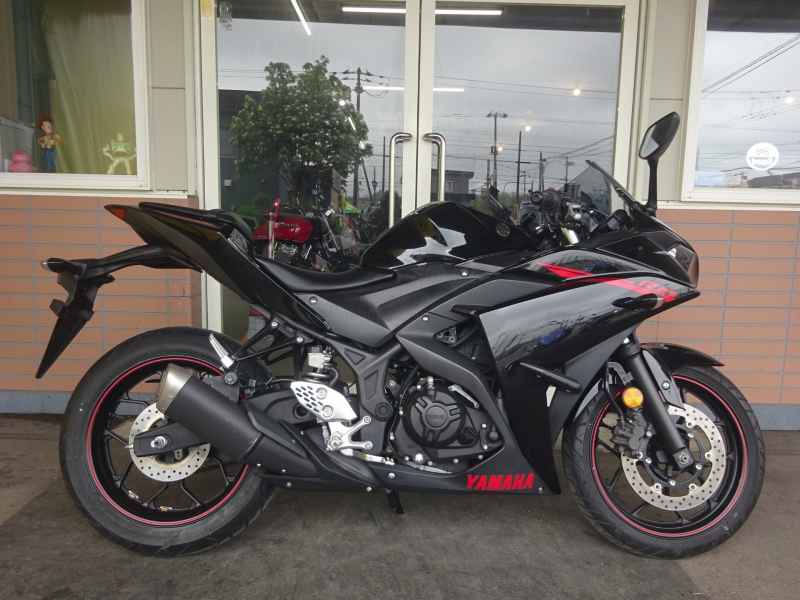 Yamaha YZF-R25 2015