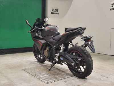 Honda CBR400R 2021