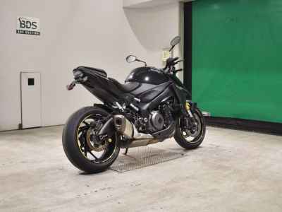Suzuki GSX-S1000 2022