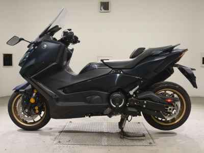 Yamaha TMAX 560 2022