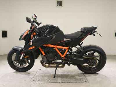 KTM 1290 Super Duke R 2020