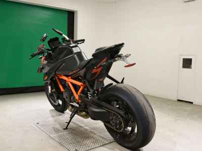 KTM 1290 Super Duke R 2020
