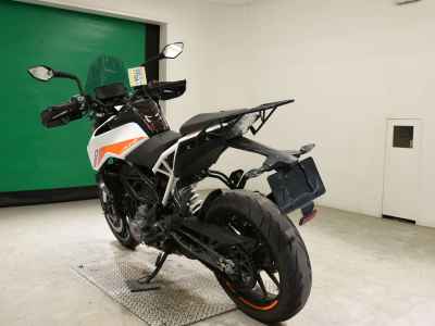KTM 390 Duke