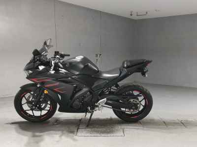 Yamaha YZF-R25 2016
