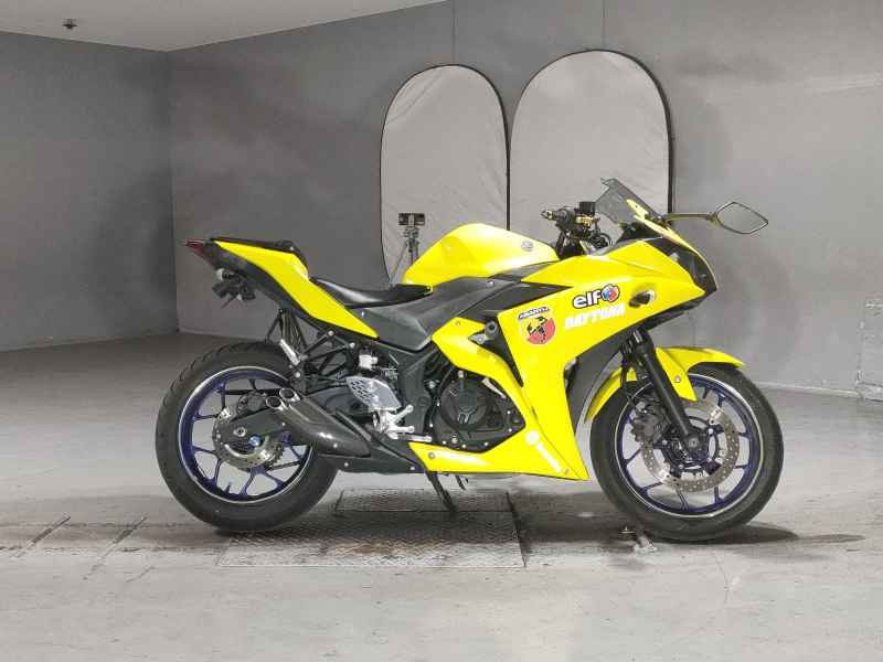 Yamaha YZF-R25 2015