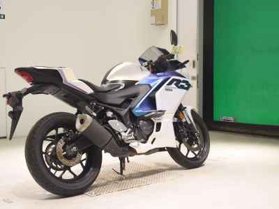 Yamaha YZF-R3 2025
