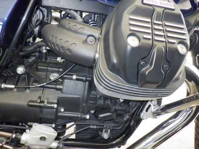 Moto Guzzi V7 2023