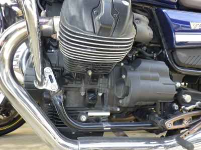 Moto Guzzi V7 2023