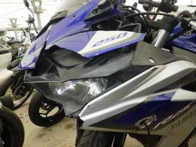 Yamaha YZF-R25 2015