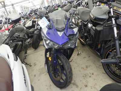 Yamaha YZF-R25 2015