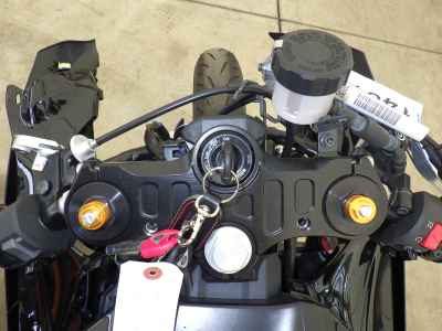 Yamaha YZF-R7 2025