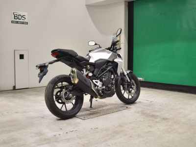 Honda CB250R 2018