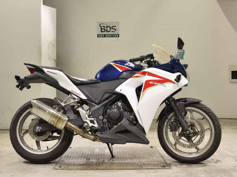 Honda CBR250R 2011