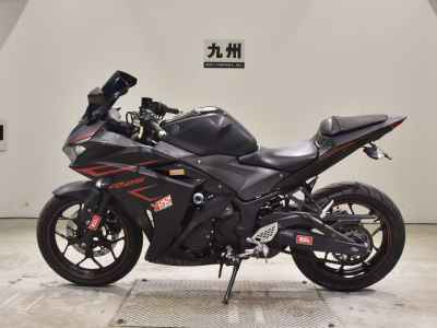 Yamaha YZF-R25 2017