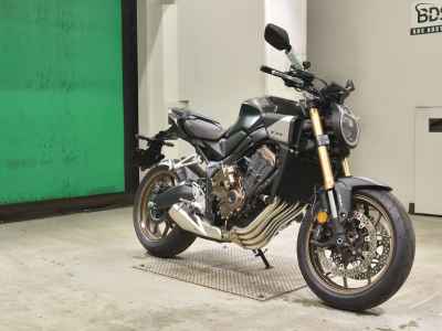 Honda CB650R E-Clutch 2025