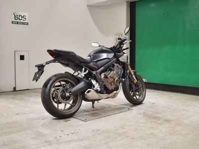 Honda CB650R E-Clutch 2025
