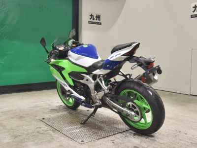 Kawasaki Ninja ZX-4RR 2024