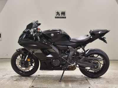 Yamaha YZF-R7 2025