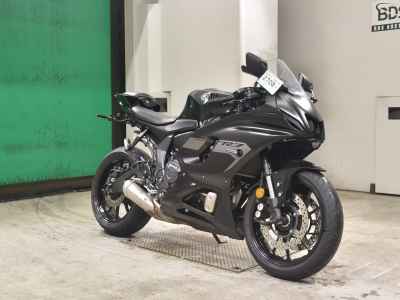 Yamaha YZF-R7 2025