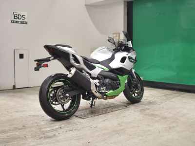 Kawasaki Ninja 7 Hybrid 2025