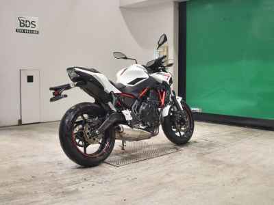 Kawasaki Z650 2022
