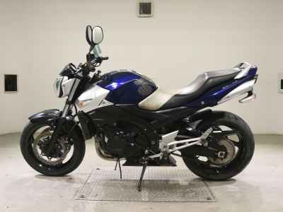 Suzuki GSR400 2009