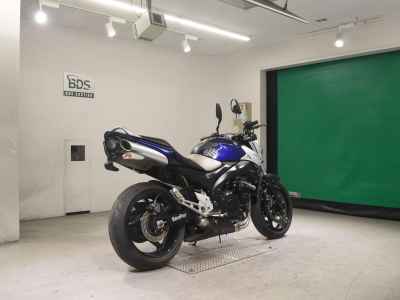 Suzuki GSR400 2009