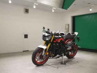 Triumph Street Triple RX 2026