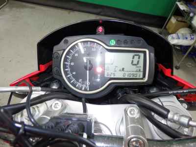 Suzuki GSR750 2011