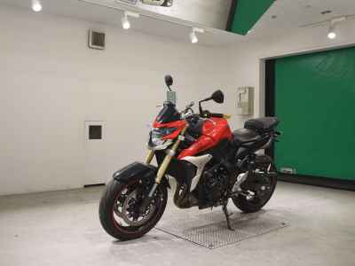 Suzuki GSR750 2011