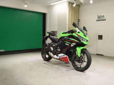 Kawasaki Ninja ZX-25R 2022