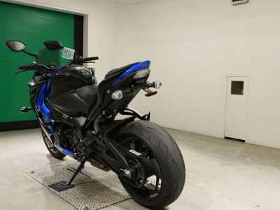 Suzuki GSX-S1000F 2021