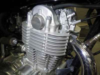 Yamaha SR400 2021