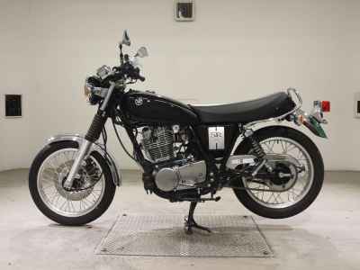 Yamaha SR400 2021