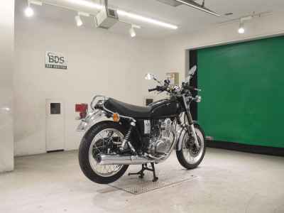 Yamaha SR400 2021