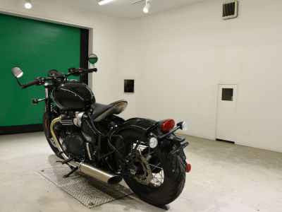 Triumph Bonneville Bobber 2025