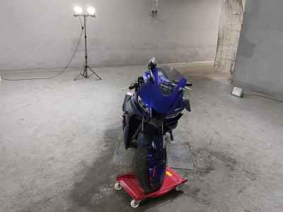 Yamaha YZF-R25 2023