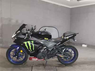 Yamaha YZF-R25 2015