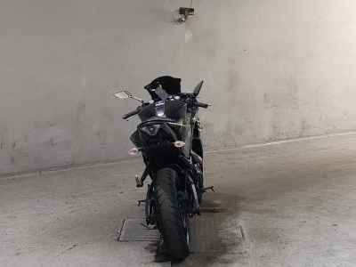 Yamaha YZF-R25 2015