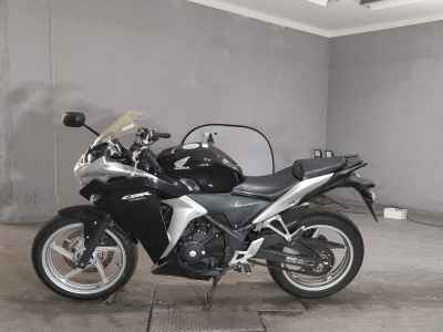 Honda CBR250R 2011