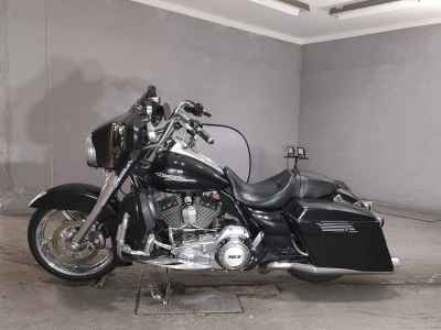 Harley-Davidson FLHX 1690 2013