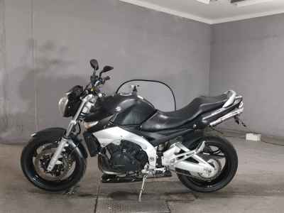 Suzuki GSR400 2006